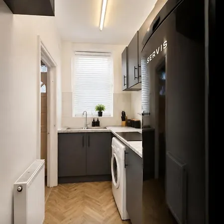 Stylish 2Br Leeds Home, 5 Min To City Centre * Leeds (West Yorkshire)